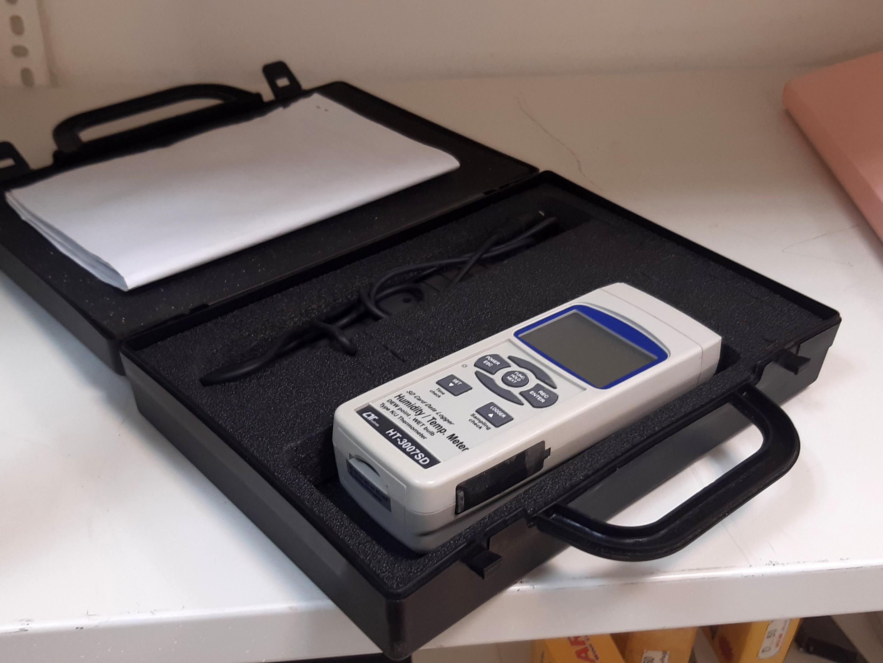 دما/سرعت سنج، لوکس متر